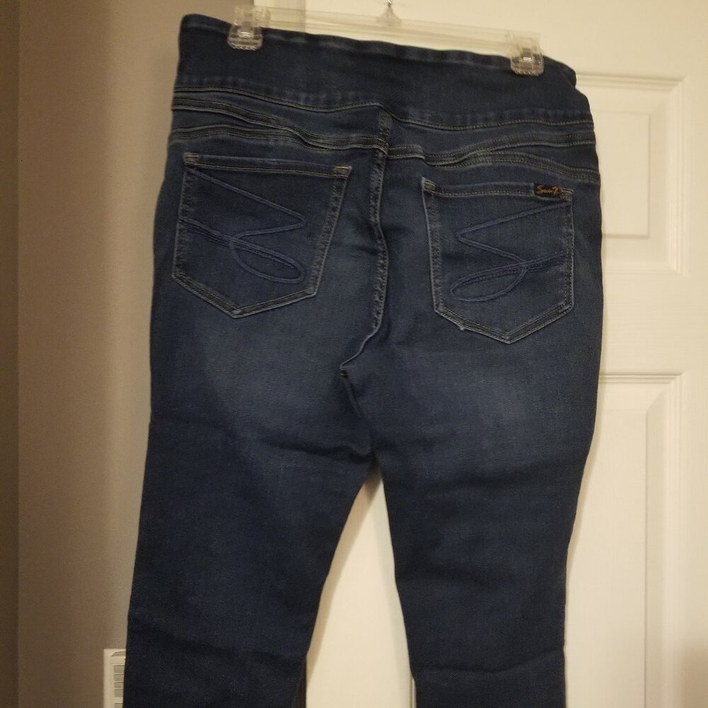 Seven Jeans Old School "S" Rear Pockets Dark Wash Capris Women's Size 14